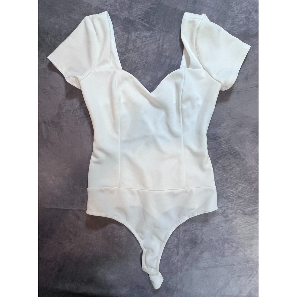 Lulus Bodysuit Womens Size Small White Chic Short Sleeve Sweetheart Neck Top